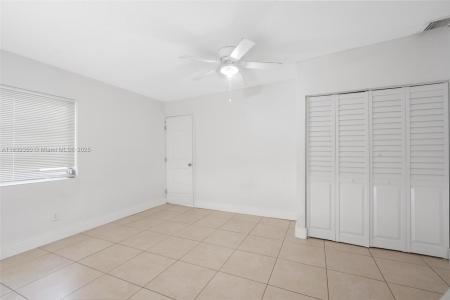 700 SW 67th Ave B, Pembroke Pines, Florida 33023, USA