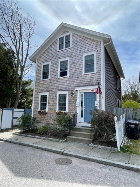 12 Callender Avenue 1, Newport, Rhode Island 02840