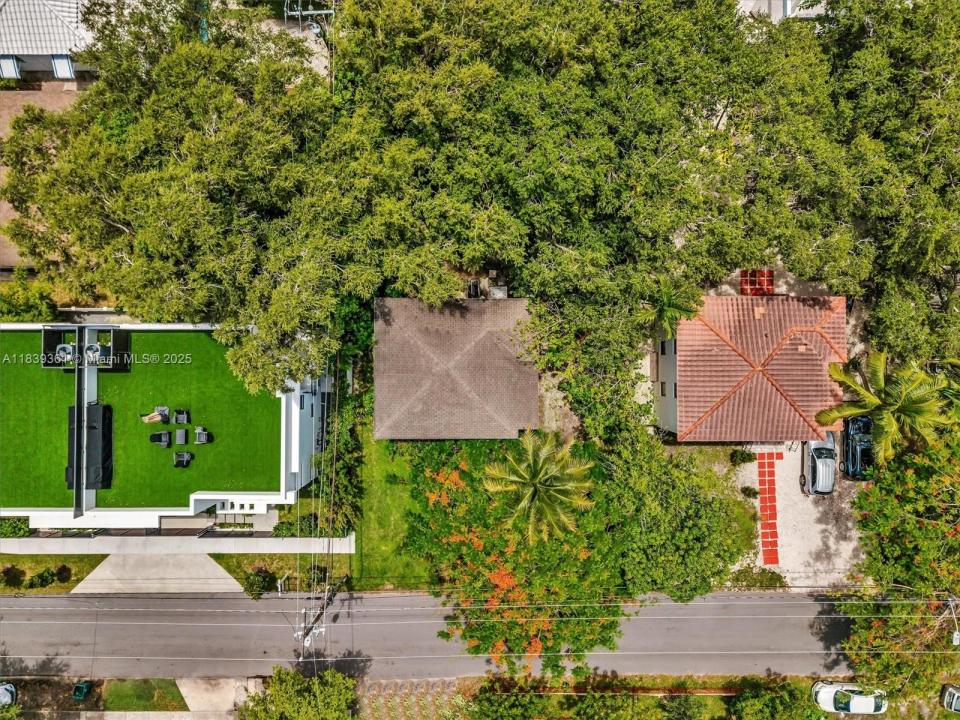 3210 E Elizabeth St, Miami, Florida 33133, Estados Unidos
