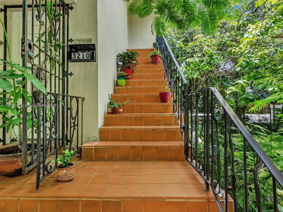 3210 E Elizabeth St, Miami, Florida 33133, Estados Unidos