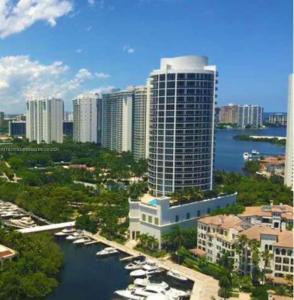 4100 Island Blvd 2303, Aventura, Florida 33160, USA
