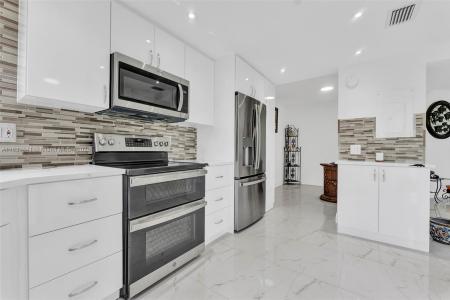 3661 Via Poinciana 206, Lake Worth, Florida 33467, USA