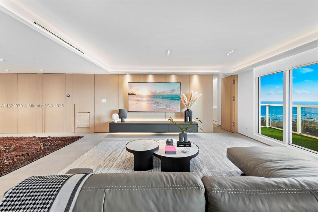 2301 Collins Ave 1004, Miami Beach, Florida 33139, USA