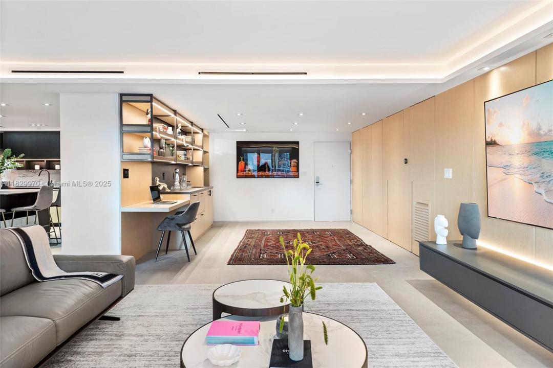 2301 Collins Ave 1004, Miami Beach, Florida 33139, USA