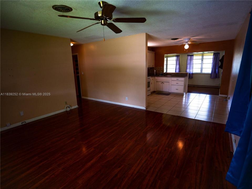 2918 NW 46th St, Tamarac, Floryda 33309, USA