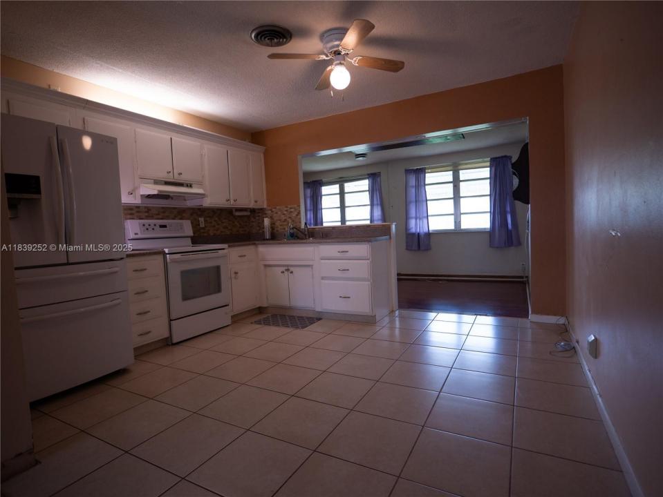 2918 NW 46th St, Tamarac, Floryda 33309, USA
