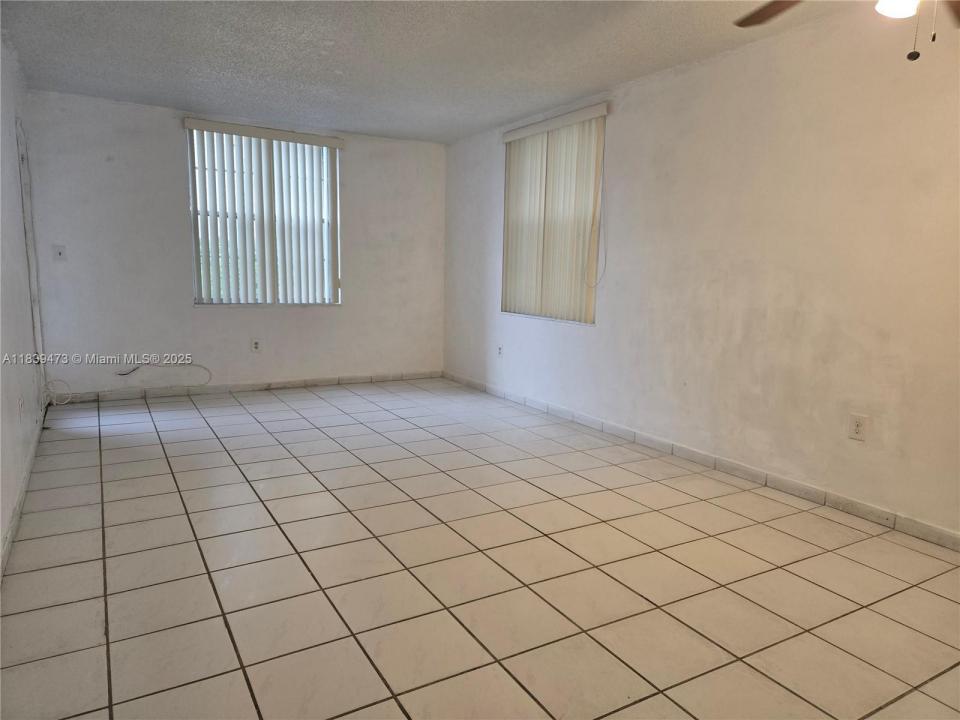 5755 W 20 Ave 206, Hialeah, 佛罗里达州 33012, 美国