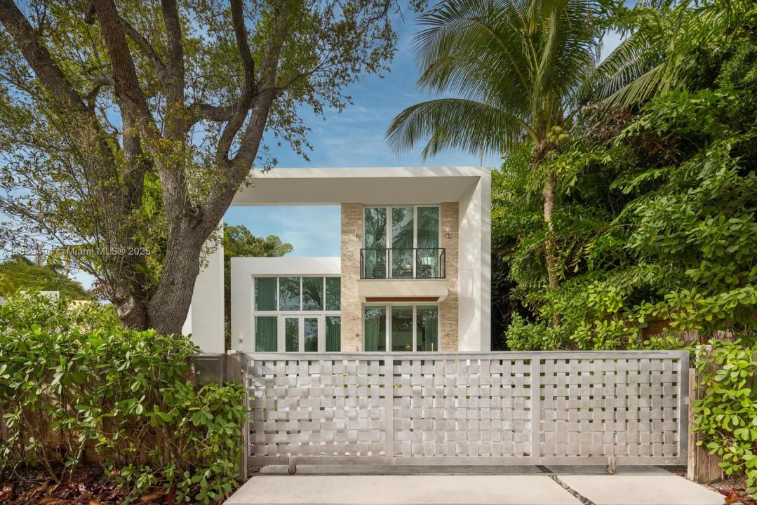 335 W 46th St, Miami Beach, 佛罗里达州 33140, 美国