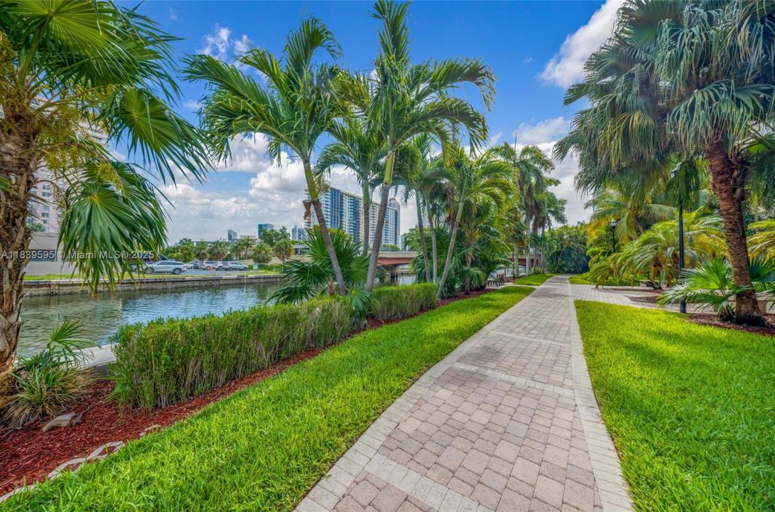 17150 N Bay Rd 2113, Sunny Isles Beach, Флорида 33160, Соединенные Штаты