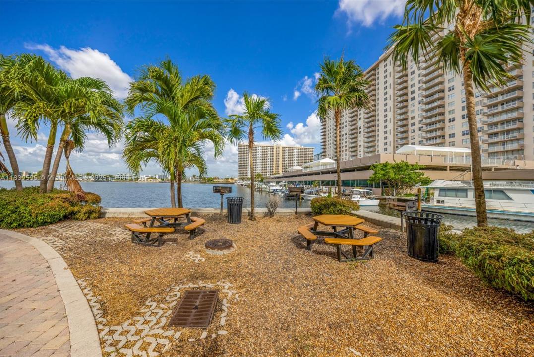17150 N Bay Rd 2113, Sunny Isles Beach, Флорида 33160, Соединенные Штаты