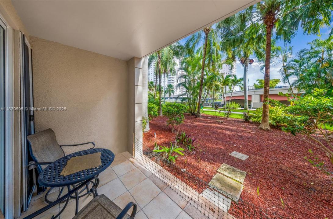 17150 N Bay Rd 2113, Sunny Isles Beach, Флорида 33160, Соединенные Штаты