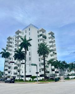 1455 West Ave 403, Miami Beach, Florida 33139, USA