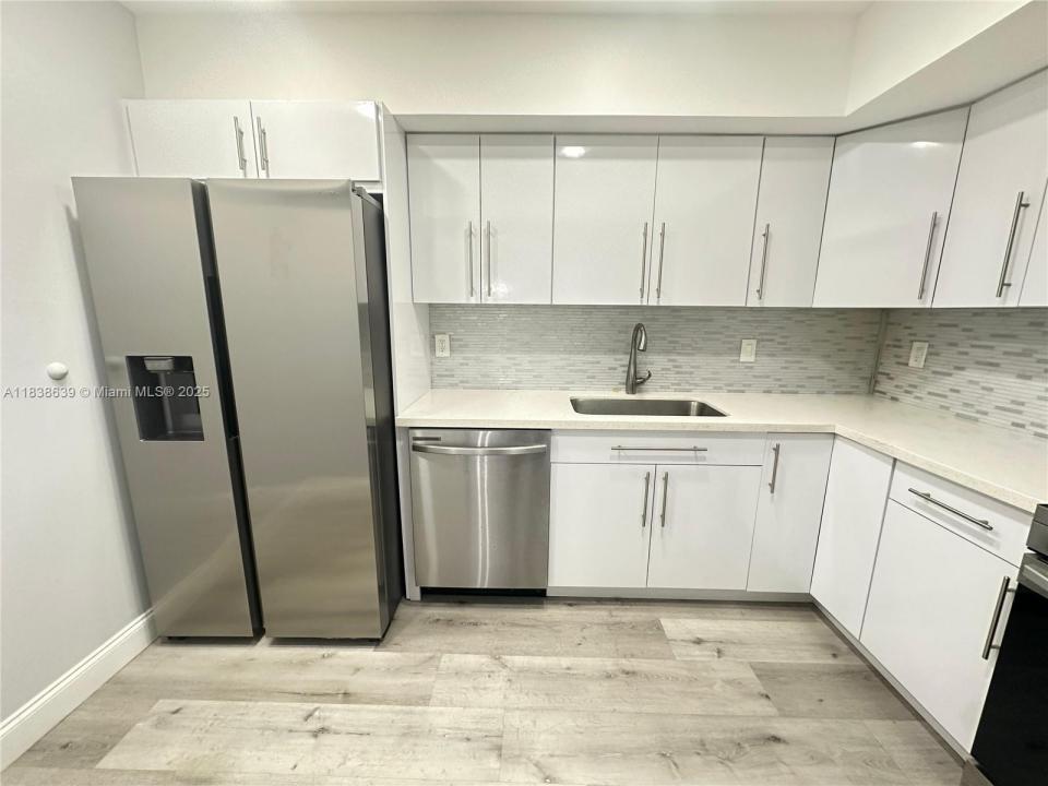 901 Hillcrest Dr 405, Hollywood, Floryda 33021, USA