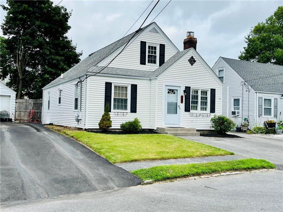 74 Leslie Street, Cranston, Rhode Island 02910, États-Unis