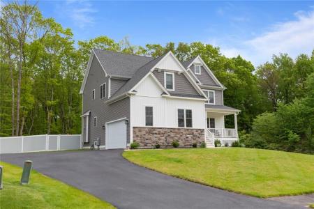 25 Kristin Drive, Cranston, Rhode Island 02921