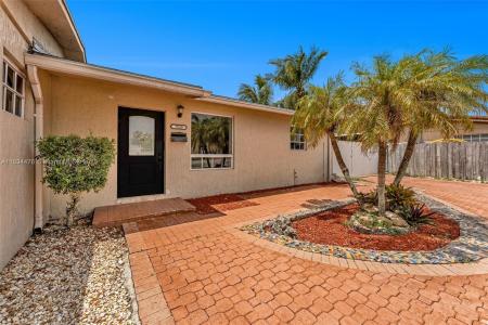 7920 NW 171st St, Hialeah, Florida 33015, USA