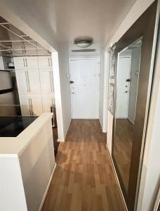 1228 West Ave 911, Miami Beach, Florida 33139, USA