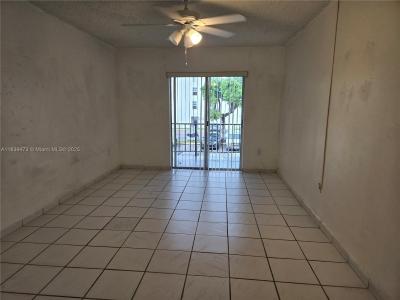 5755 W 20 Ave 206, Hialeah, Florida 33012, USA