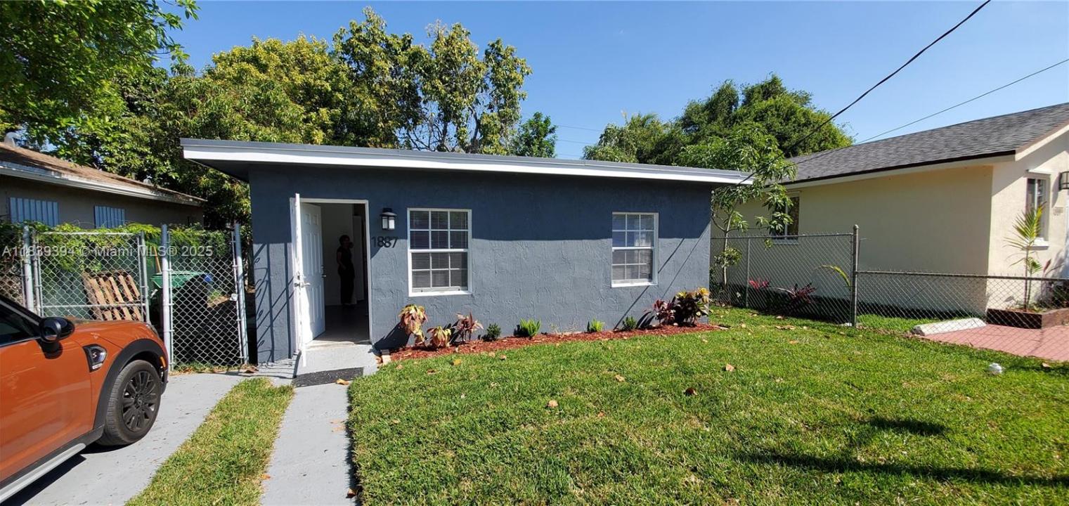 1887 NW 66th St, Miami, Flórida 33147, Estados Unidos