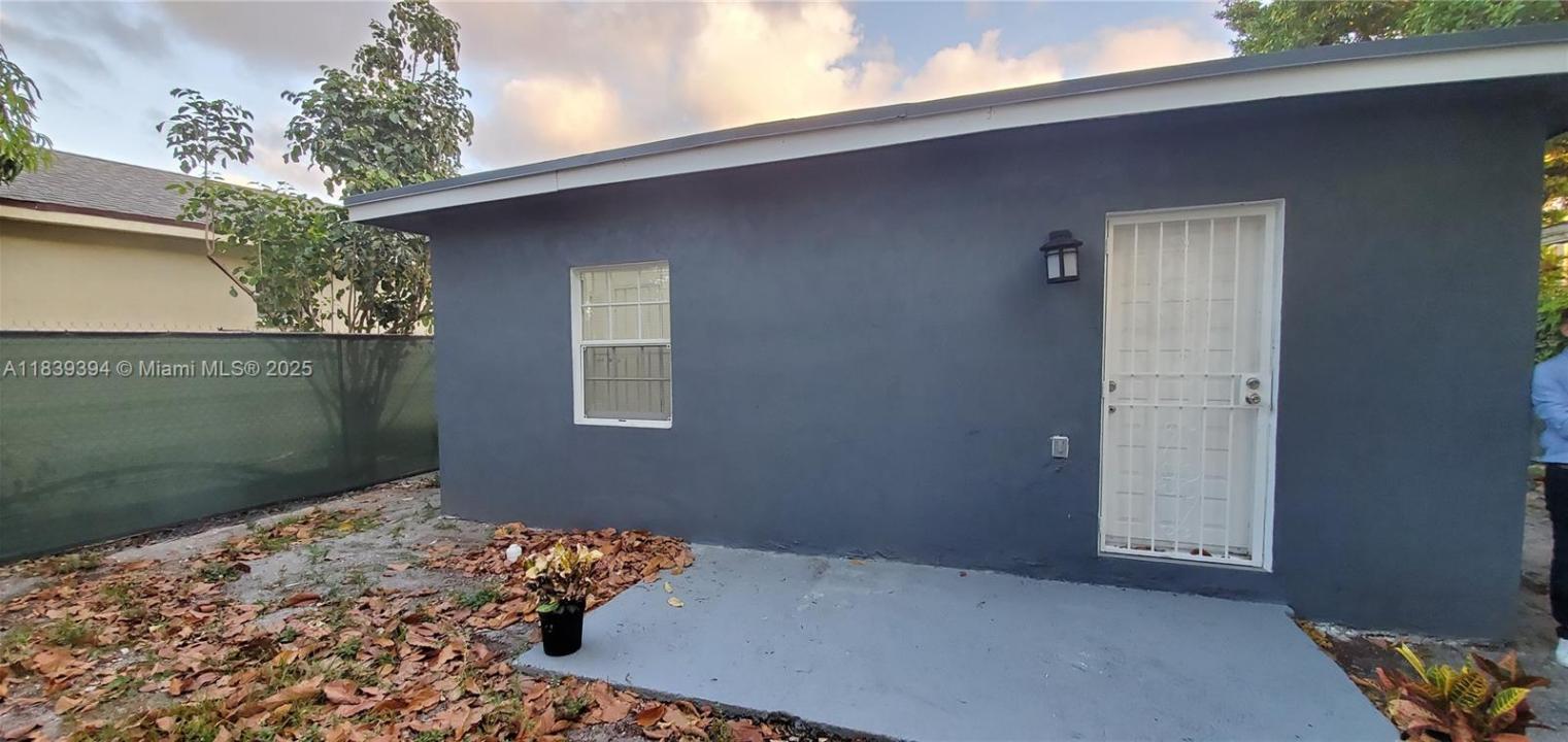 1887 NW 66th St, Miami, Flórida 33147, Estados Unidos