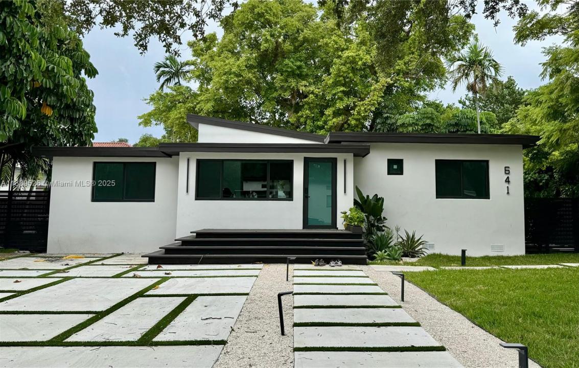 641 Nightingale Ave, Miami Springs, Floride 33166, États-Unis