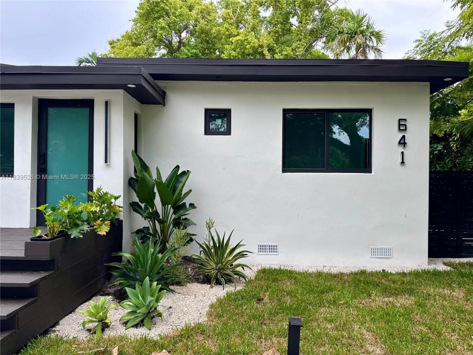 641 Nightingale Ave, Miami Springs, Floride 33166, États-Unis