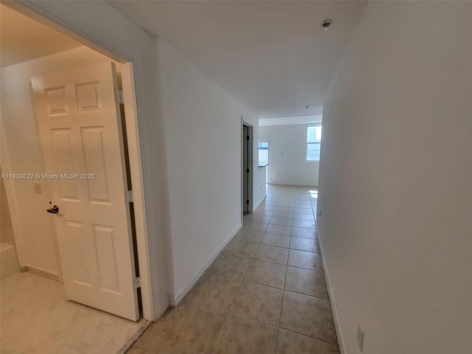 119 SW 6th Ave 606, Miami, Florida 33130, Stati Uniti