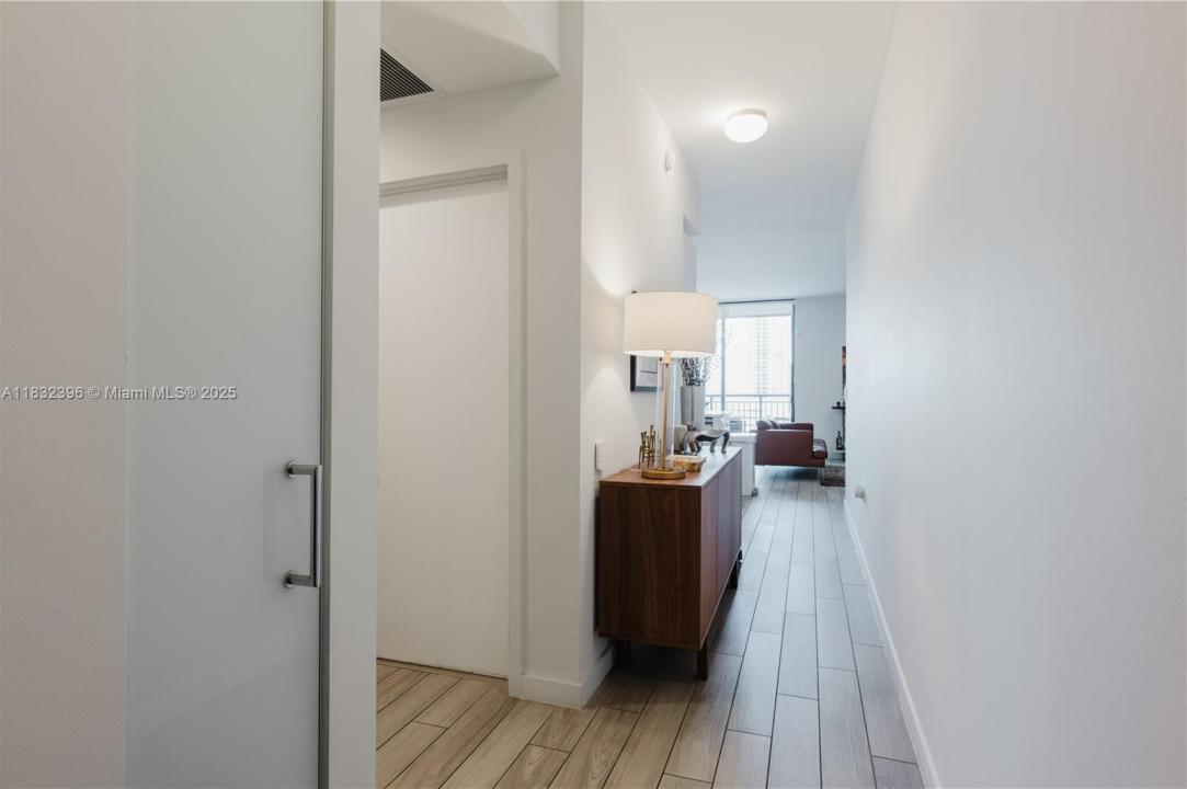 999 SW 1st Ave 2002, Miami, Florida 33130