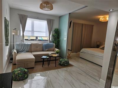 1390 Ocean Dr 502, Miami Beach, Florida 33139, USA