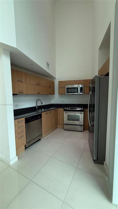 350 S Miami Ave 312, Miami, Florida 33130, USA
