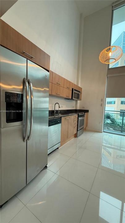 350 S Miami Ave 302, Miami, Florida 33130, USA