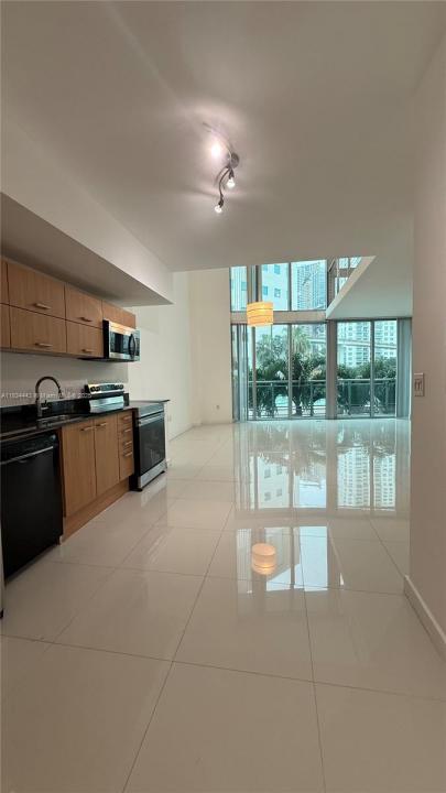 350 S Miami Ave 304, Miami, Florida 33130, USA