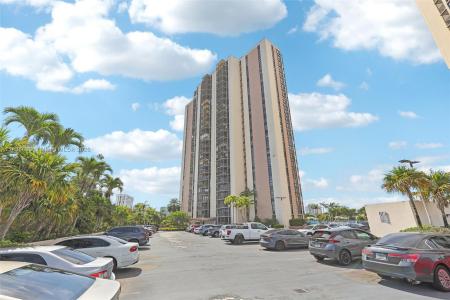 20379 W Country Club Dr 1436, Aventura, Florida 33180, USA