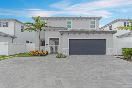14864 SW 163rd Ter, Miami, Florida 33187, USA