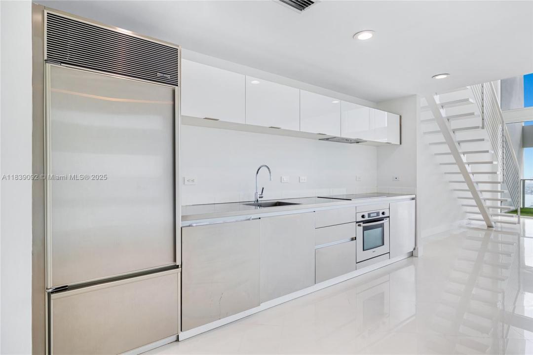 1040 Biscayne Blvd 4003, Miami, Florida 33132