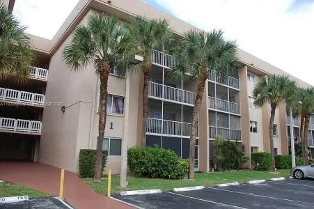 17000 NW 67th Ave 206, Hialeah, Florida 33015, USA