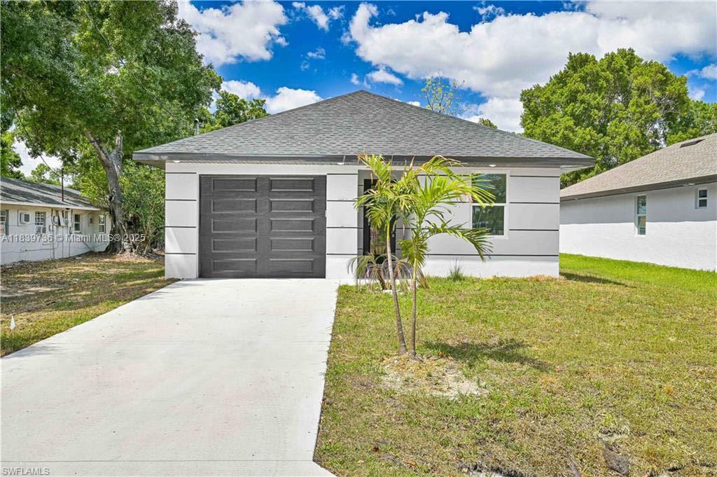 2045 Carver Ave, Fort Myers, Florida 33916, USA