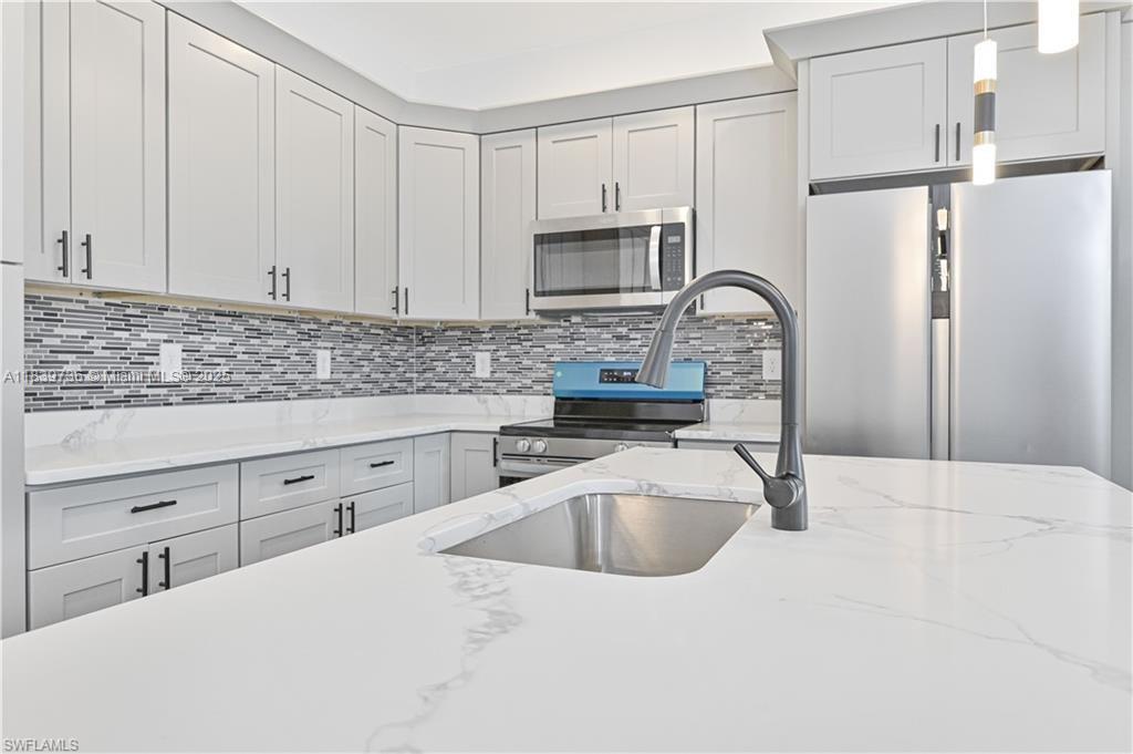 2045 Carver Ave, Fort Myers, Florida 33916, USA