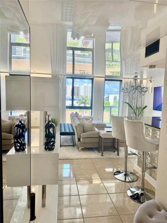 9800 W Bay Harbor Drive 605, Bay Harbor Islands, 佛罗里达州 33154, 美国