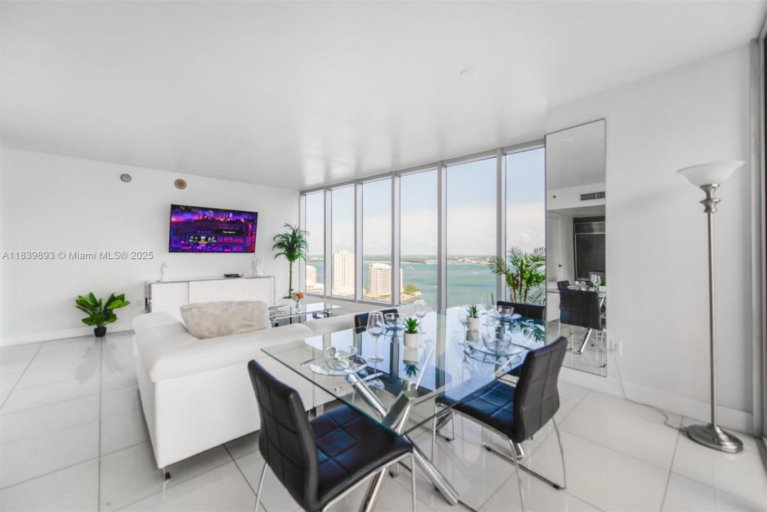 485 Brickell Ave 2908, Miami, Florida 33131, Stati Uniti