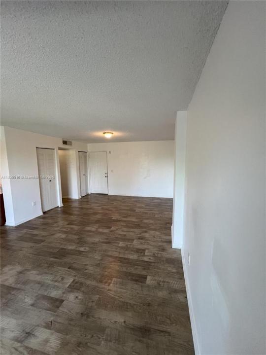 8200 SW 210th St 307, Cutler Bay, Floride 33189, États-Unis