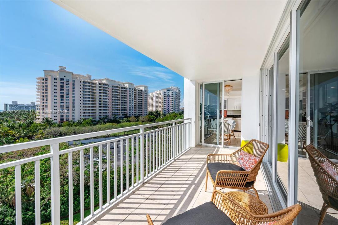 609 Ocean Dr 8G, Key Biscayne, Florida 33149