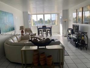 5005 Collins Ave 305, Miami Beach, Florida 33140, USA