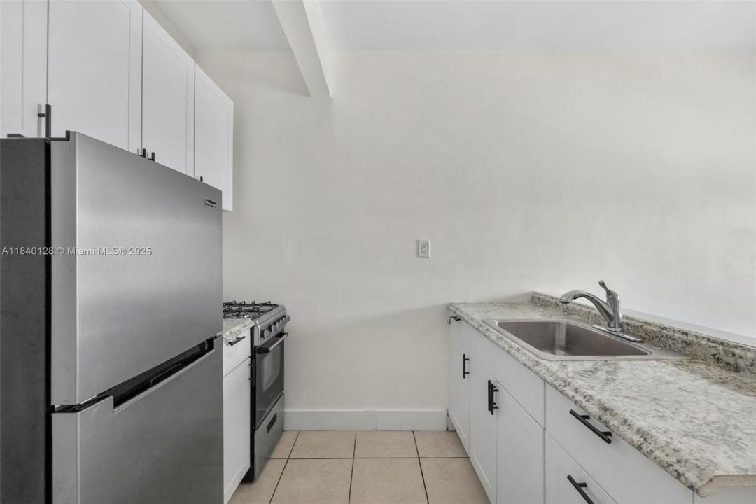 8135 Crespi Blvd 4, Miami Beach, Florida 33141, HOA KỲ