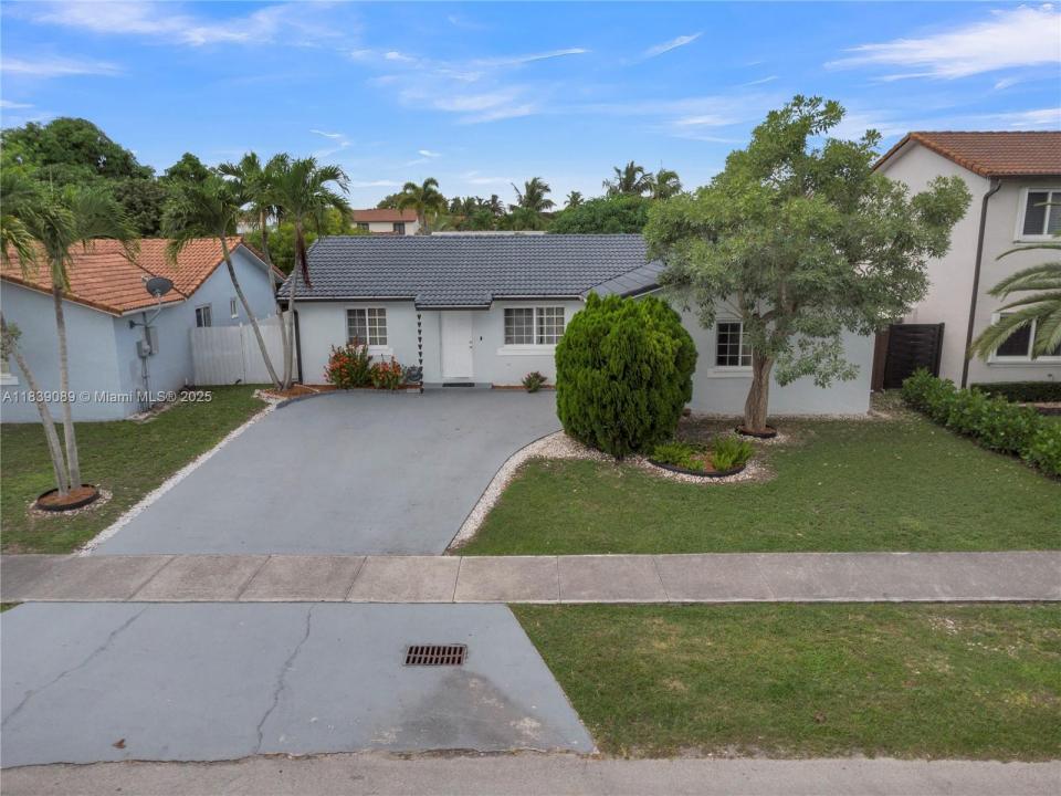 18030 SW 153rd Ct, Miami, Florida 33187, USA
