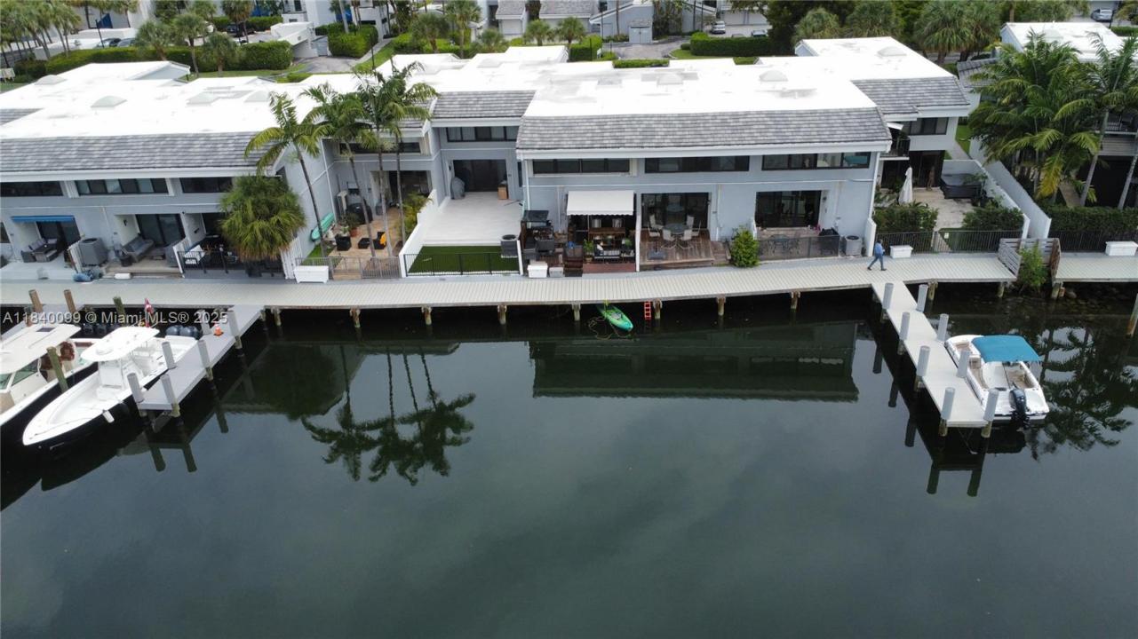 324 Poinciana Dr 906, Sunny Isles Beach, Floride 33160, États-Unis