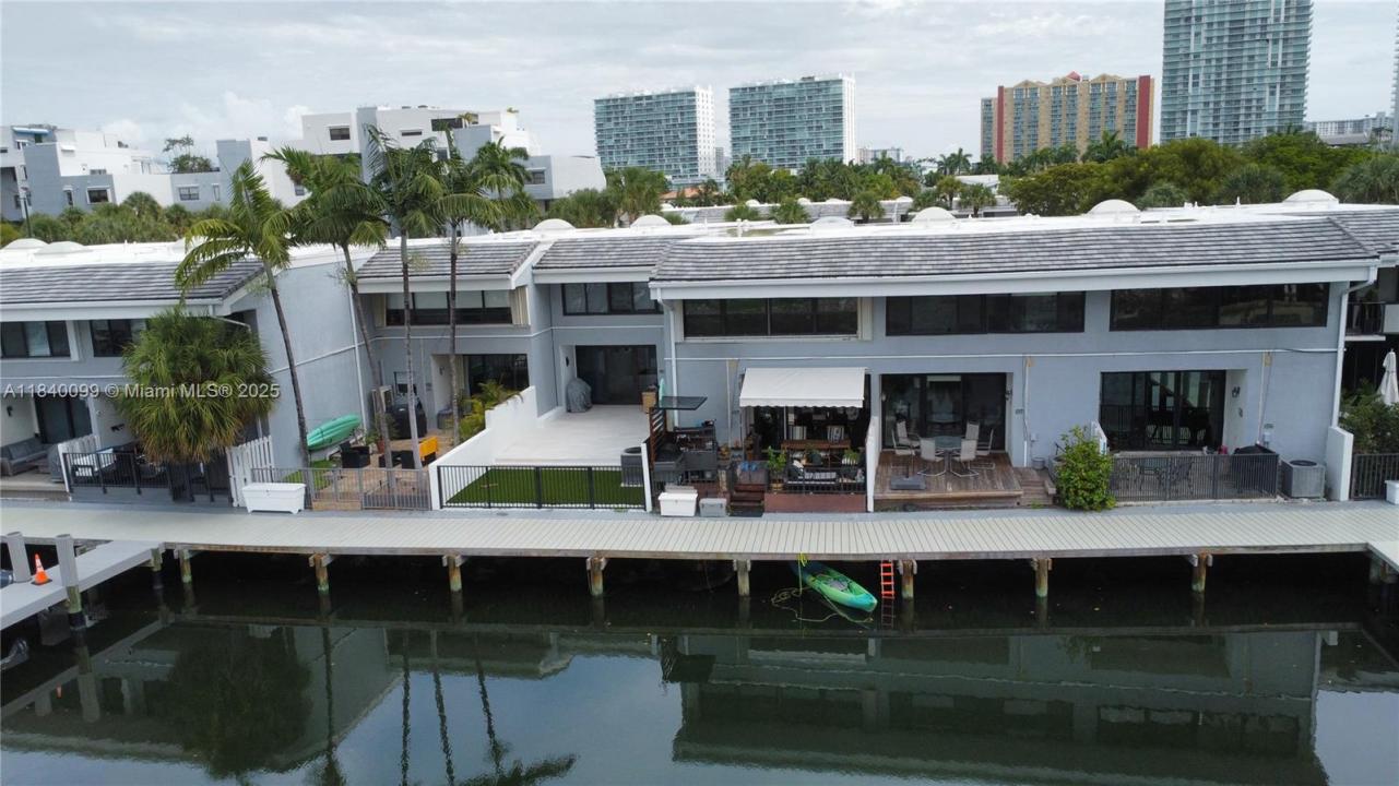 324 Poinciana Dr 906, Sunny Isles Beach, Floride 33160, États-Unis