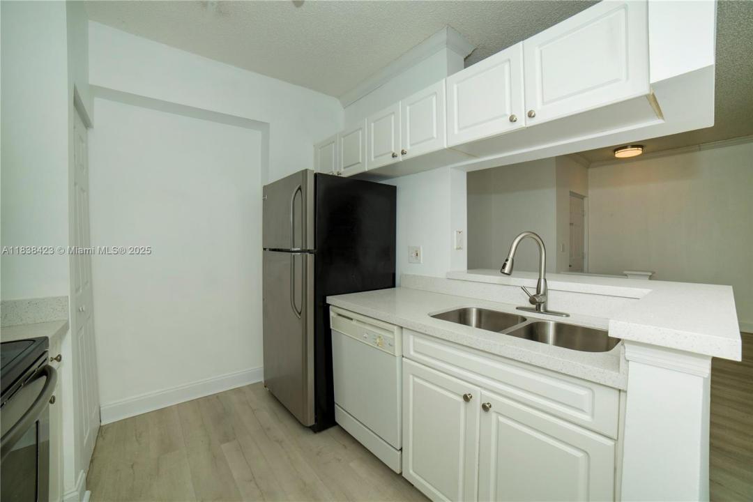 17125 N Bay Rd 3101, Sunny Isles Beach, Florida 33160, Stati Uniti