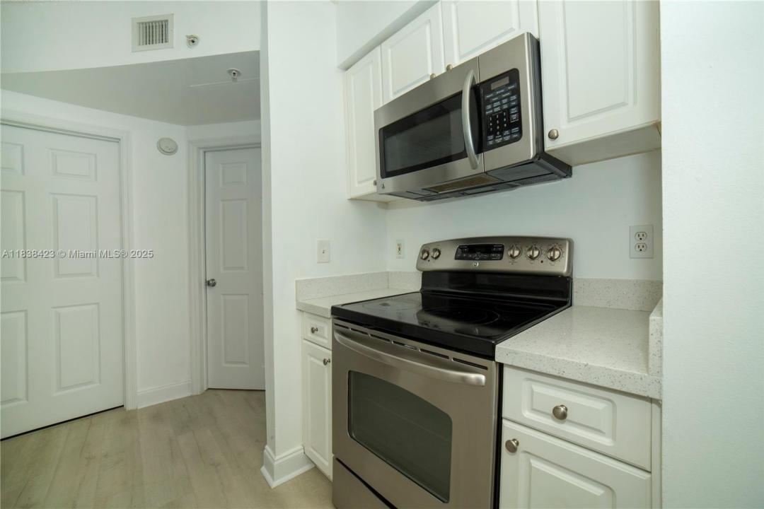 17125 N Bay Rd 3101, Sunny Isles Beach, Florida 33160, Stati Uniti