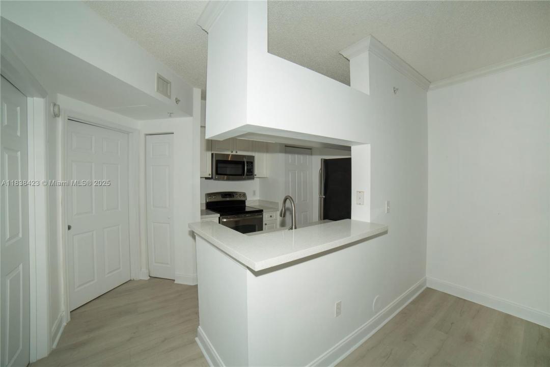 17125 N Bay Rd 3101, Sunny Isles Beach, Florida 33160, Stati Uniti